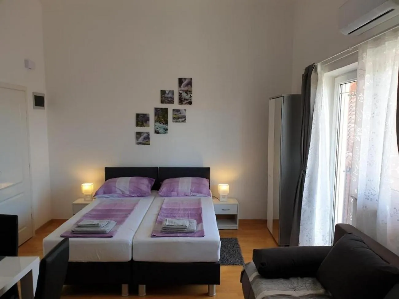 Guest house Apartments And Rooms With Parking Space Povljana, Pag - 22707 Croatia