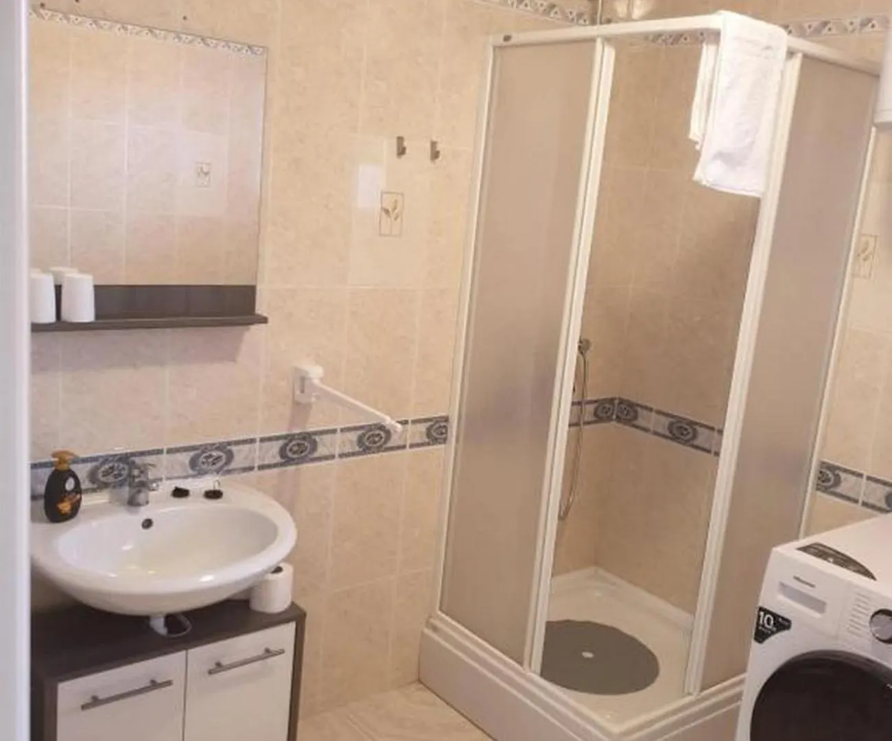 Apartments And Rooms With Parking Space Povljana, Pag - 22707 Guest house